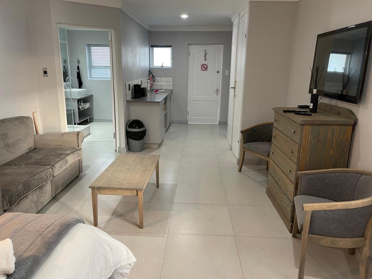 Ships Bell At Port St Francis Apartment เซนต์ฟรานซิสเบย์ ภายนอก รูปภาพ
